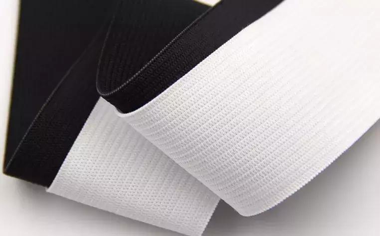 毛呢大衣老粘东西咋办,呢子大衣粘毛了怎么处理