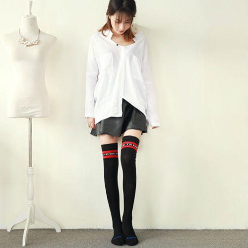 街拍长筒袜穿搭,女孩长筒袜穿搭