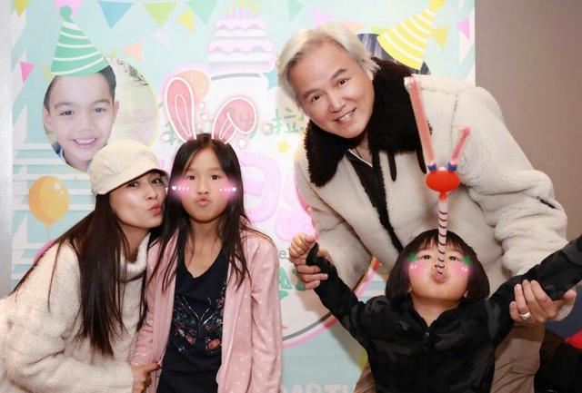 张庭晒7岁儿子帅气照片,张庭儿女近照曝光