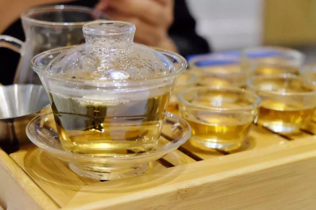 贵阳平价海鲜店,高大上的海鲜店装修