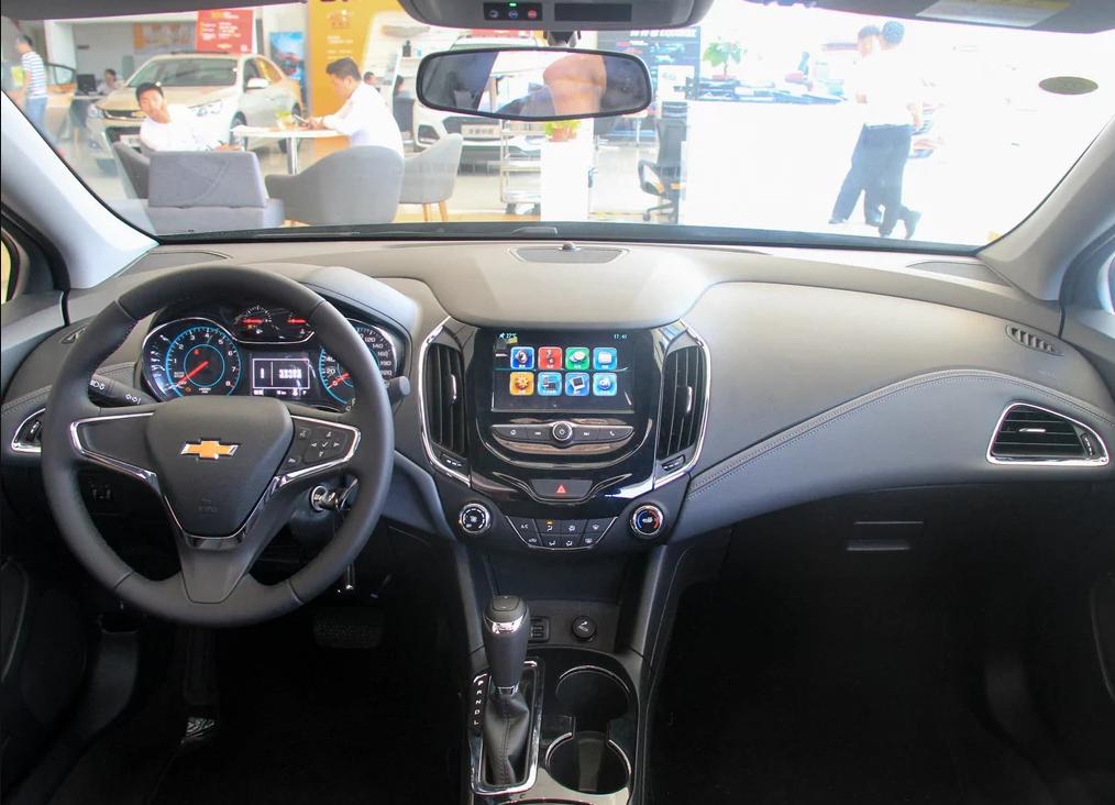 雪佛兰科鲁兹最新款suv,雪佛兰科鲁兹小型suv