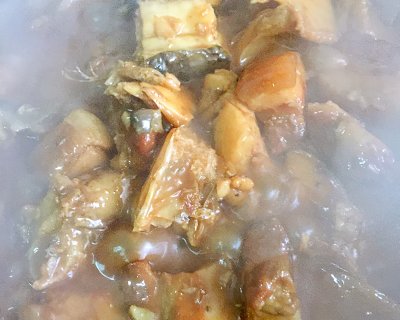 咸鱼蒸五花肉怎么做,腊鱼块烧五花肉