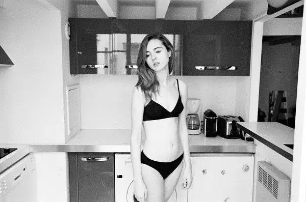 权志龙巴黎陈冠希,权志龙与朋友私下聚餐