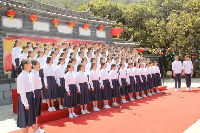 昨天，丽江这所学校激情四溢、尖叫连连，在干啥？