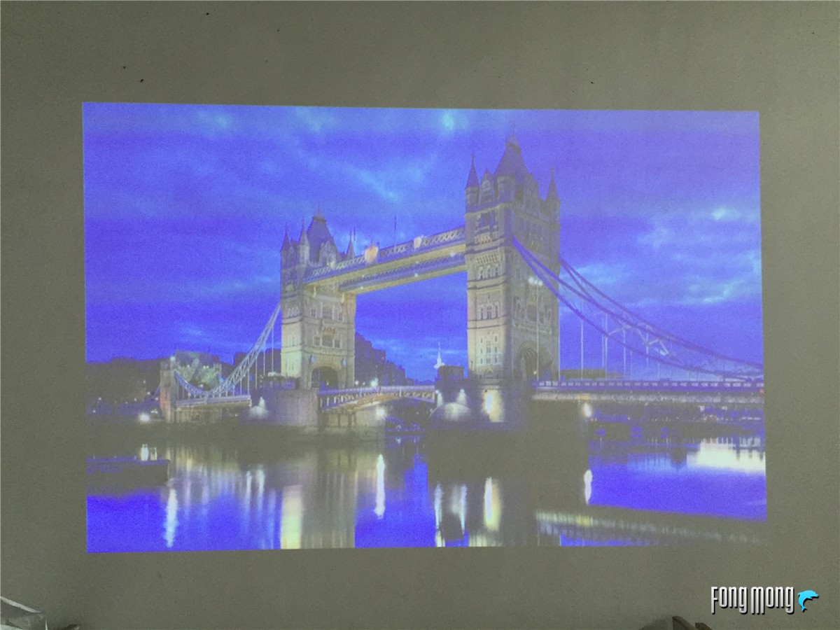 极米z4爵色投影仪是金色的么,极米z4x观影效果怎么样