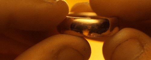 低调又奢华,那些耀于指尖上的时尚魔戒|MAGIC