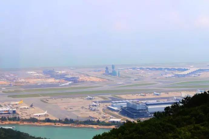 妈妈咪咪嘉年华的欢乐体验和香港郊区的生态怡然之旅