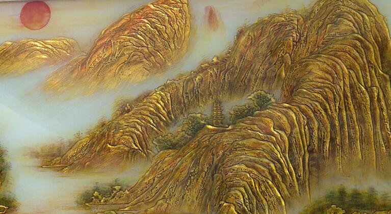 隆回：玻璃浮雕大师阳东华为画痴狂3万元一幅画供不应求