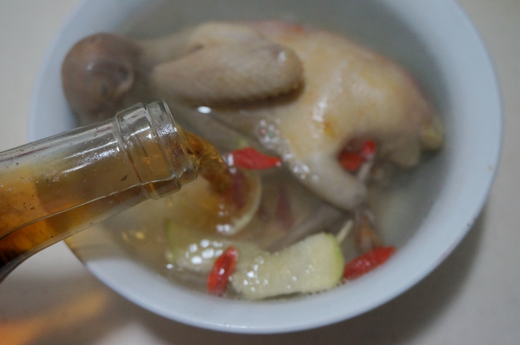 今天我狠狠心买了一只鸽子,终于知道为什么鸽子汤这么受欢迎了!