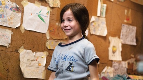 爱丽丝被关进监狱结果逃了出来,爱丽丝被关在城堡里