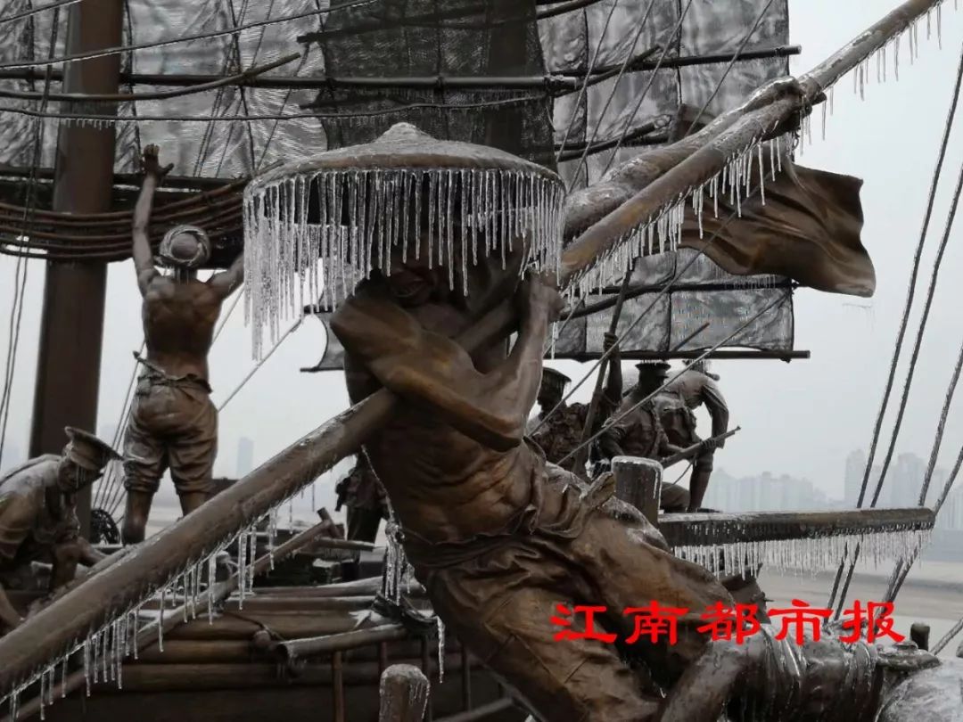 冰雪中的英雄城！这组独特的“冰雕图”，感动一座城···