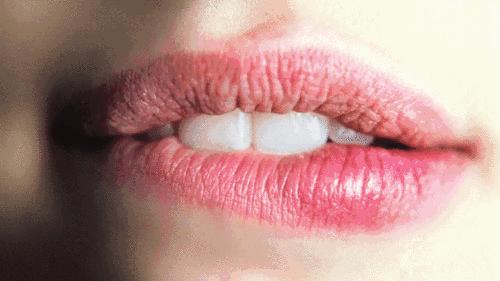 嘴唇干裂浮皮？不先用这9款护唇法宝，涂什么口红都拯救不了你！