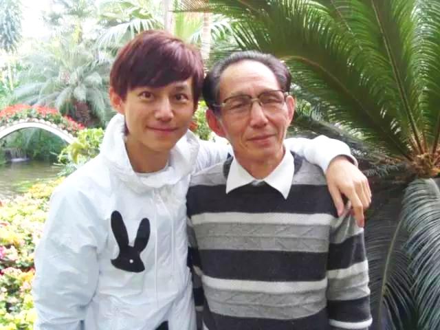 炅爸爸小海鲜加盟费多少,炅爸爸小海鲜长沙大道店