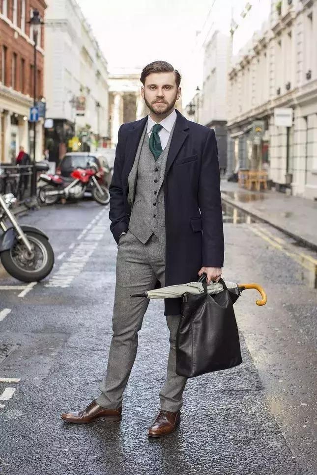 雨天皮鞋湿了怎么补救,小西装起皱什么小技巧解决