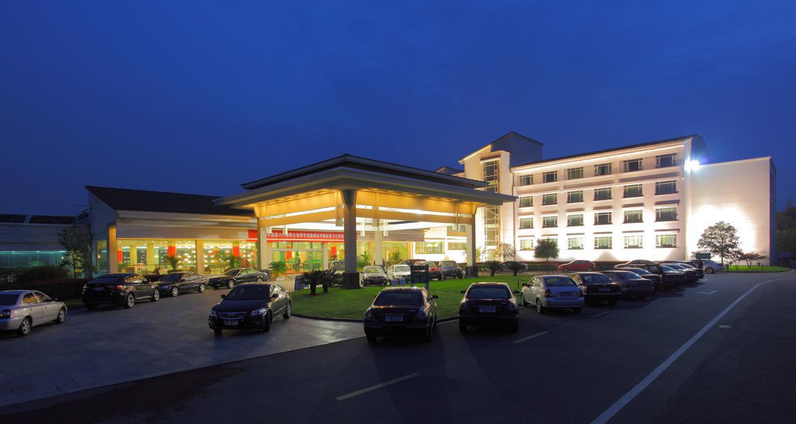 还做一只孤独旅行蛙?这个春节,和家人来横店一起玩转大庙会吧!