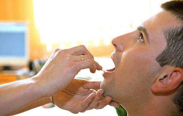 一个胃酸治半年，跑20多家医院，网友点评：看病不易，且行且珍惜