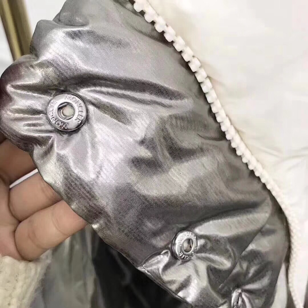 盟可睐moncler羽绒服男,moncler盟可睐男士羽绒怎么穿