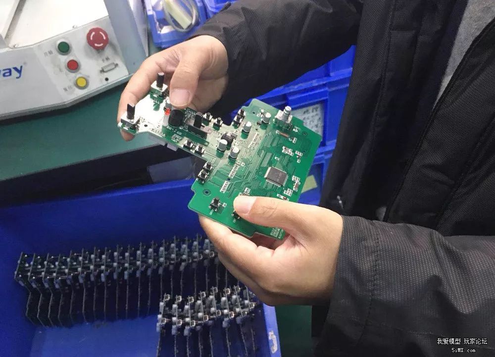 潜入秘密基地被发现,潜入工厂内部调查