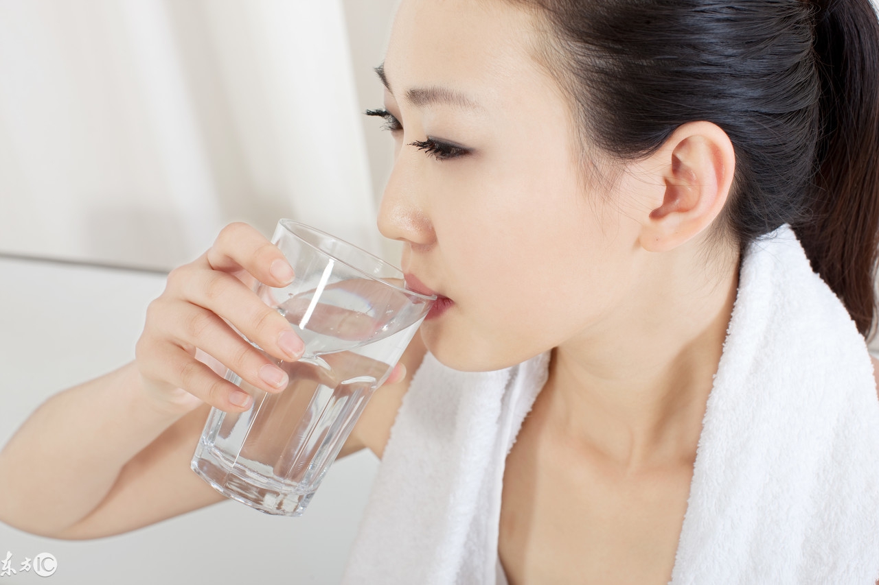 大人被开水烫伤怎么处理好得快,烫伤后可以涂牙膏蜂蜜酱油吗