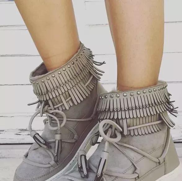 硬底不会塌的雪地靴推荐,今年流行的雪地靴测评推荐