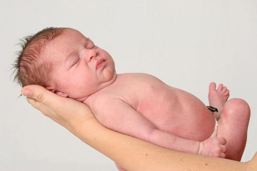 宝宝脐带问题及解决办法,脐带发炎发脓是什么症状