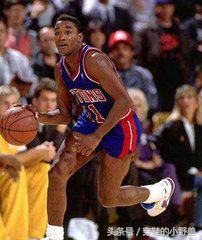 联盟严重被高估的球员斯蒂芬库里,库里和欧文控球谁厉害