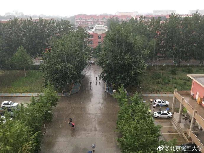 北京化工大学毕业生去向：4成留北京，平均月薪不足5千元