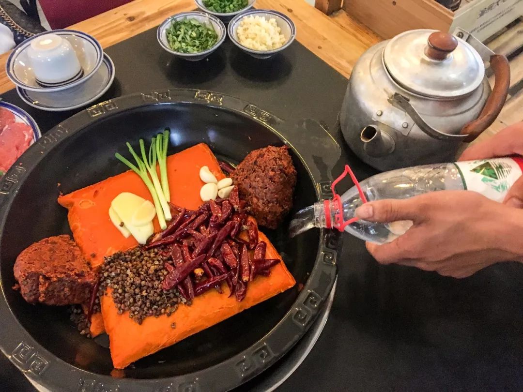 重庆火锅前十强十大必点菜,冬天重庆南山火锅推荐