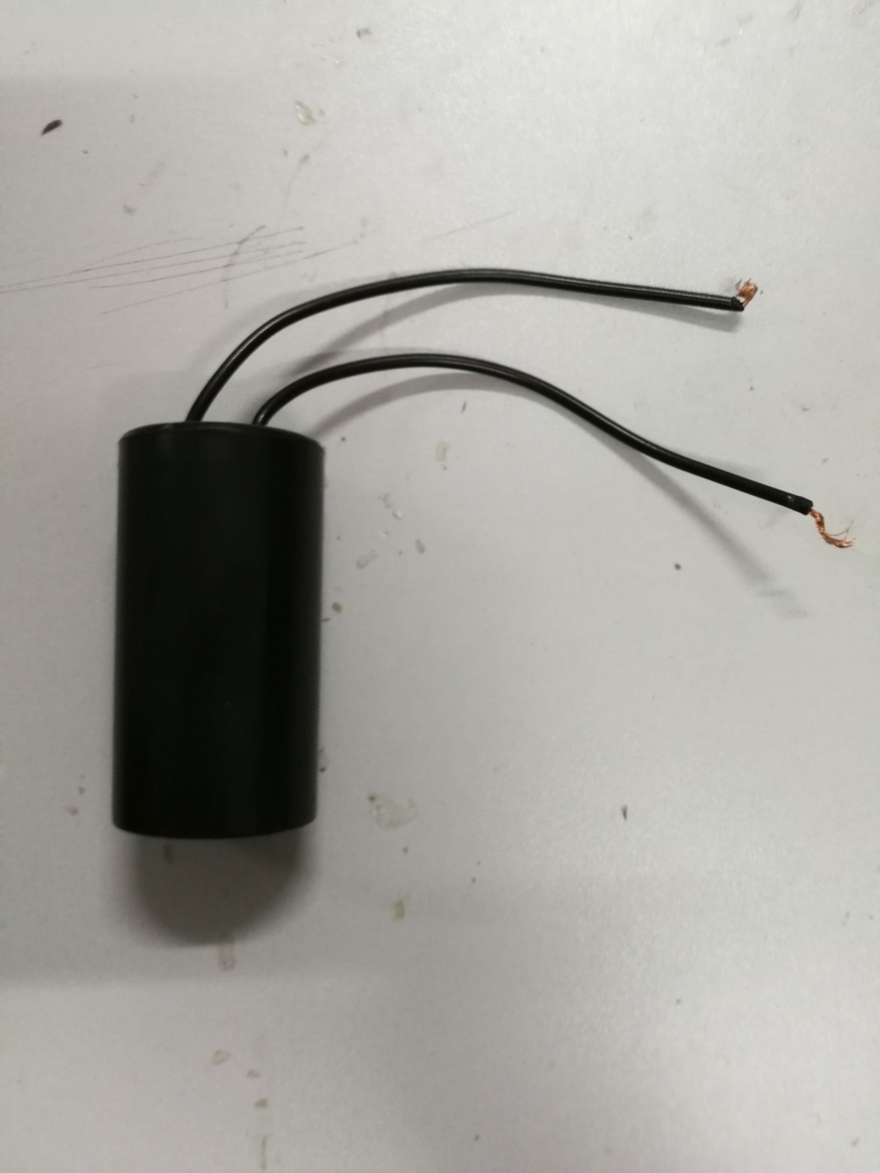 电容电阻二极管用万用表测量方法,怎么识别二极管在电路中起到作用