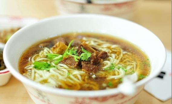 多功能面条机做面,家用面条机一键操作轻松做面条