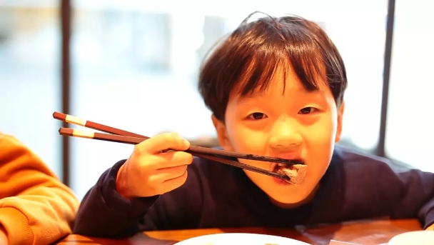 这个寒假带着孩子体验有趣的烤羊“小小厨艺师养成计划”