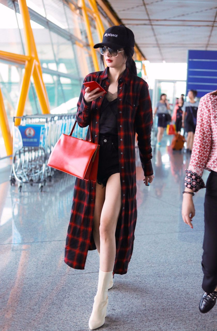 杨幂的腿真的是皮包骨吗,杨幂为什么不露腿