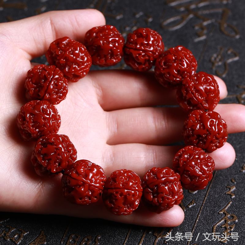 金刚有反碱是边盘边刷还是先刷掉,用水泡过的金刚手串反碱怎样处理