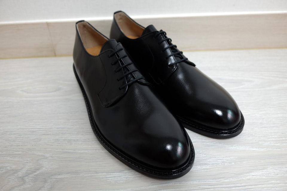 反绒皮鞋磨脚怎么办,新皮鞋磨脚最好的小窍门是什么