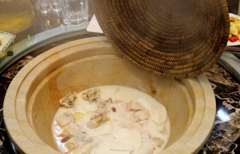 吃云南蒸汽石锅鱼,云南蒸汽石锅鱼美味中的精品