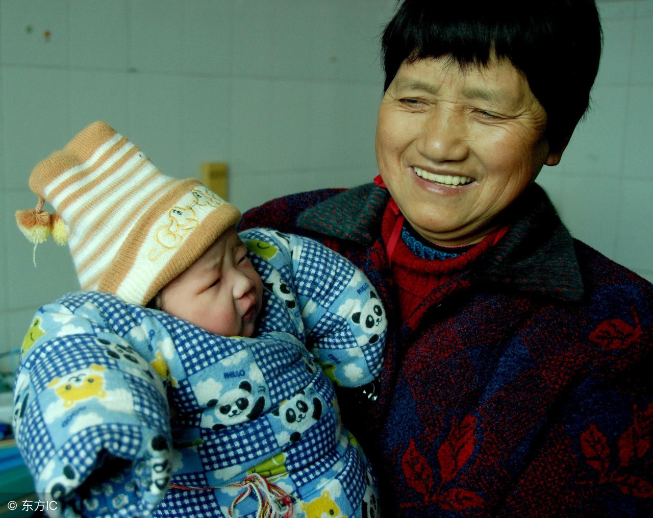 女子怀胎5个月准婆婆哄着她引产,婆婆怀孕七个月引产