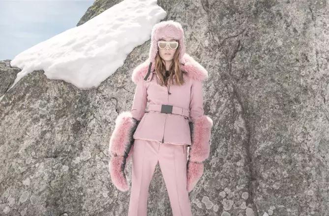 刘雯衣服怎么穿好看,冬季刘雯穿衣搭配