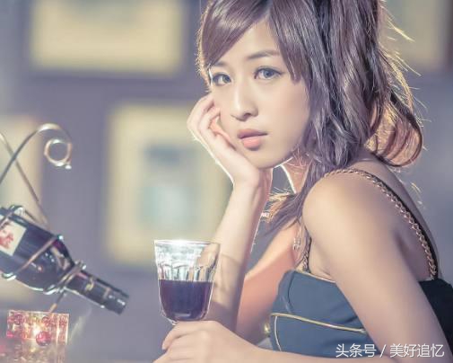 天蝎座和哪个星座一见钟情最深,天蝎座一见钟情的人最后怎么样了