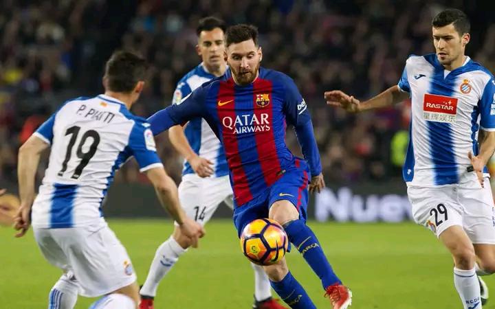 足坛20个标志性动作,足坛十大专属经典过人动作