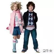 孩子从学校三楼跳下，只因妈妈在老师面前这么做