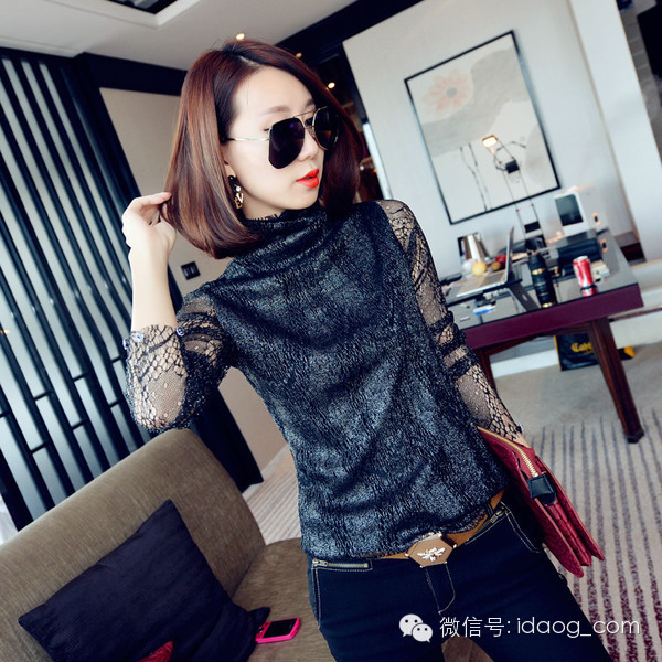 女孩衣橱里必不可少的一款舒适打底衫