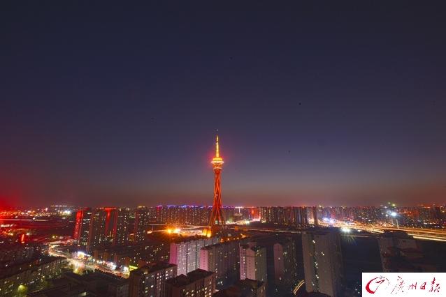 世界名塔亮灯,世界地标建筑灯光秀