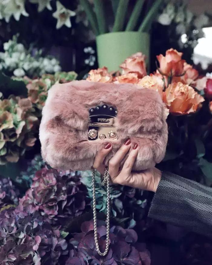 超实用剁手攻略！千元的Furla到万元Chanel，奢侈品包包全球比价~