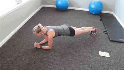 每天两分钟平板支撑能练出腹肌么,每天三分钟平板支撑能练出腹肌吗