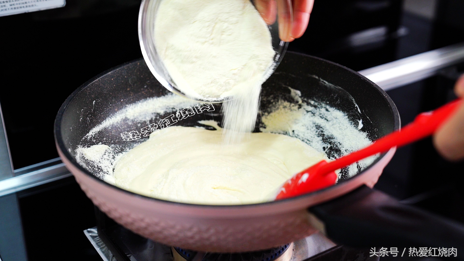 为啥做牛轧糖拉丝不出来,为什么做的牛轧糖软还粘