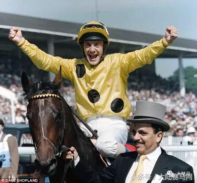 迪拜王室7辆价值60亿黄金跑车,迪拜王子买了13亿奔驰