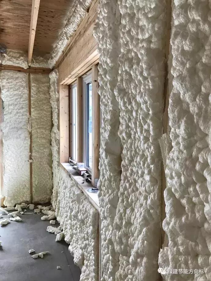 房间里特别冷而且很潮湿如何保温,顶楼冬天太冷怎么做保温