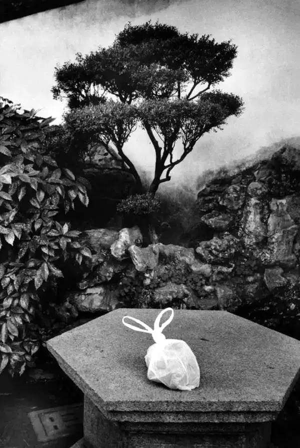 1957年的裸模与热吻！这个外国人在中国*拍偷**的老照片你一定没见过