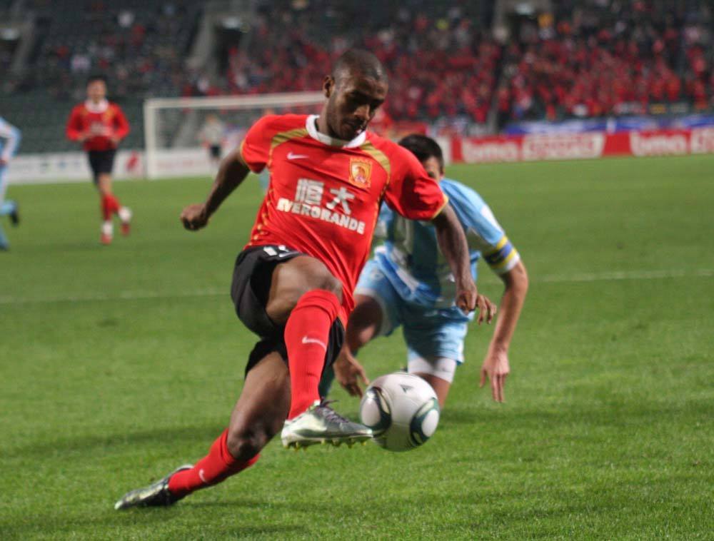 孙雯足球比赛视频,孙雯球技放到男足里什么水平