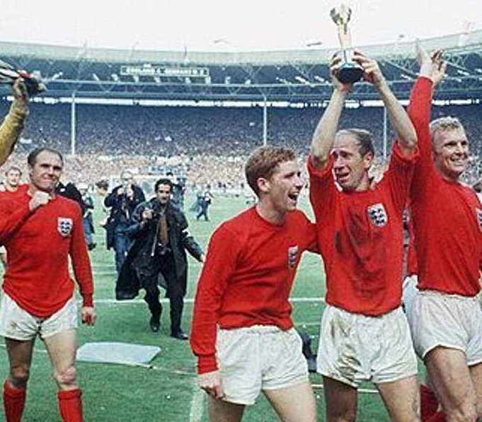 梅西c罗金球奖拿了几个,梅西c罗欧冠金靴谁多